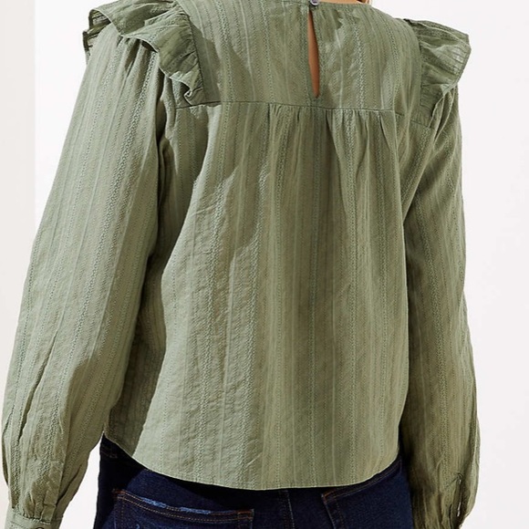 🆕 LOFT Cropped Ruffle Blouse - Picture 2 of 2